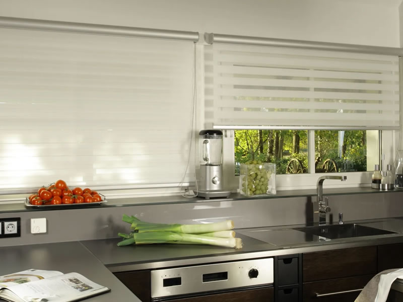 Mutfak İçin Zebra Perde Seçimi Nasıl Yapılmalı? Kullanışlı ve Şık Çözümler